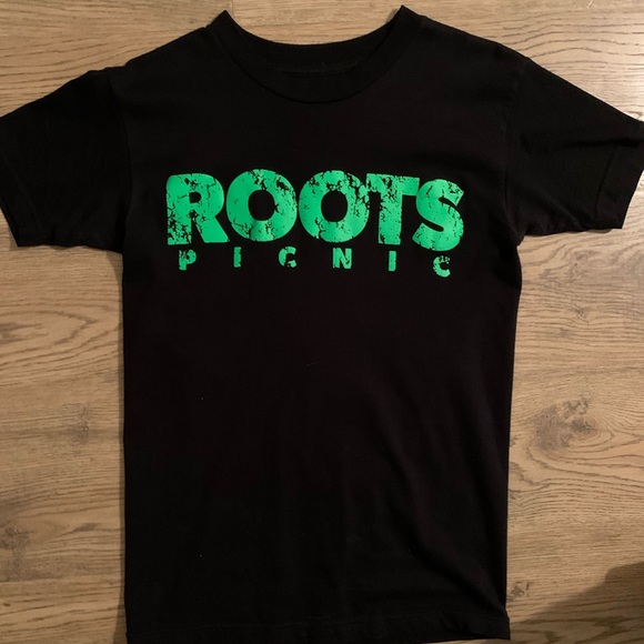roots picnic shirt